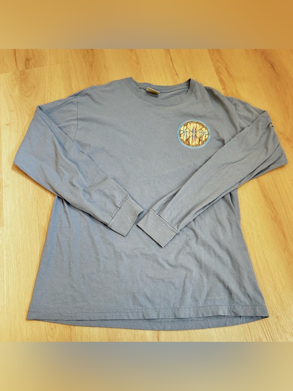 Beachy Long Sleeve Tops (US M) - Picture 4 of 5